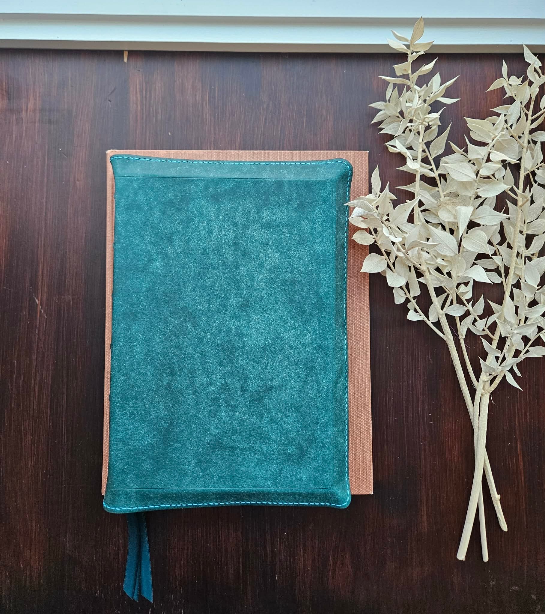 ESV Bible The Wide Margin Reference Edition/ Ortensia Pueblo view 1