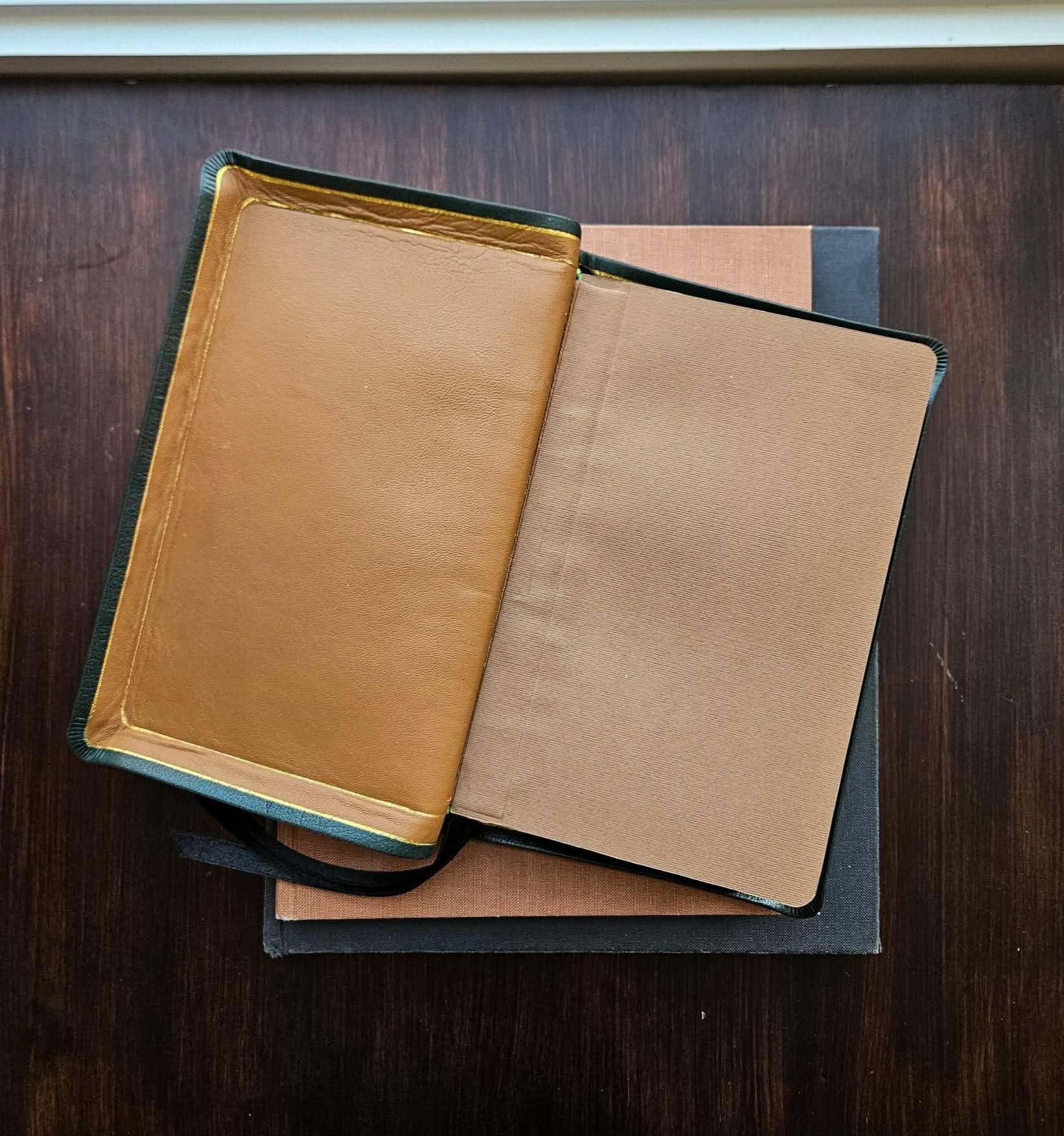 ESV Crossway Student Study Bible Rebind - Forest Green view 7