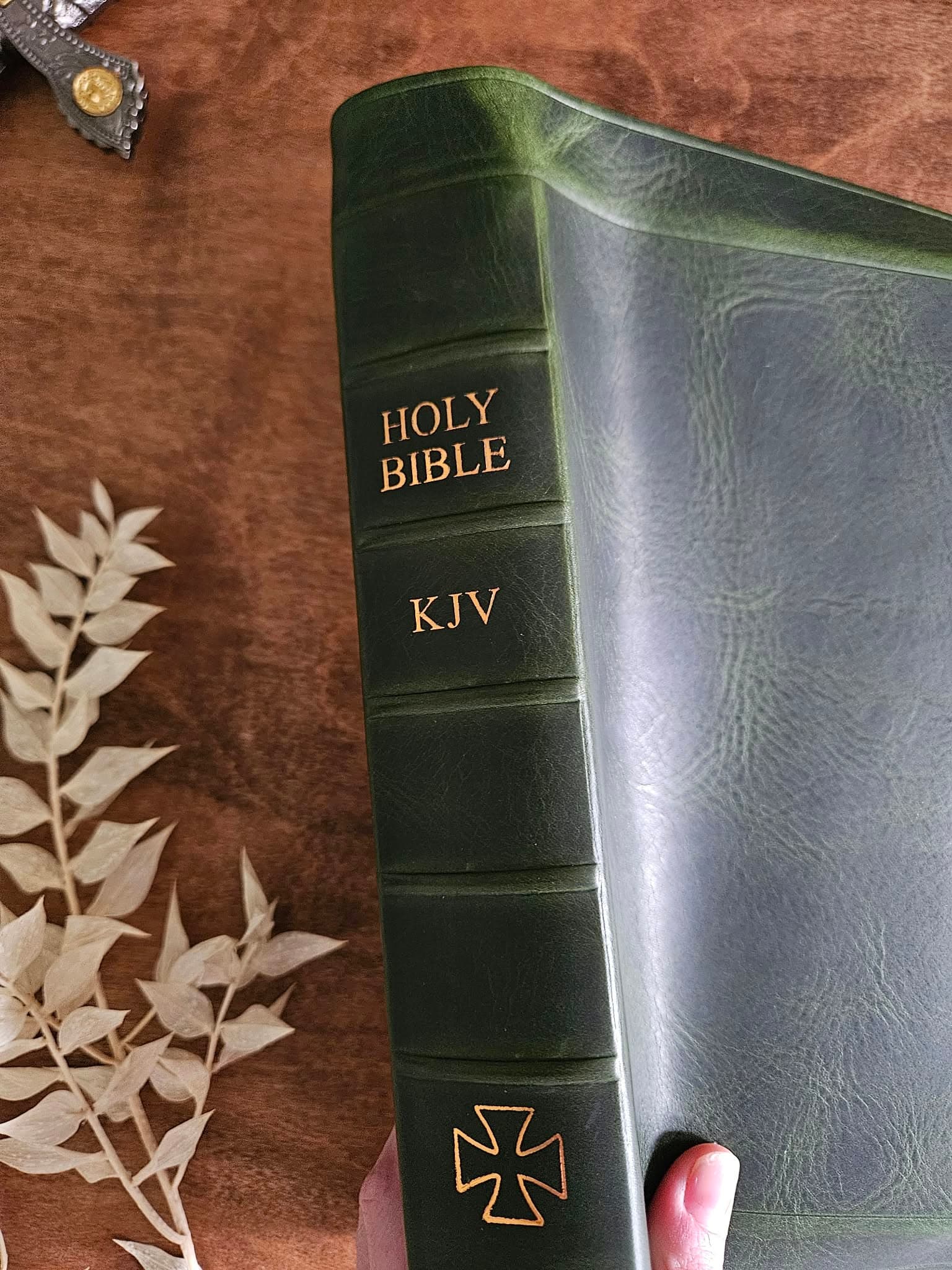 KJV, Personal Size Reference Bible Rebind, Sovereign Collection in Emerald view 14