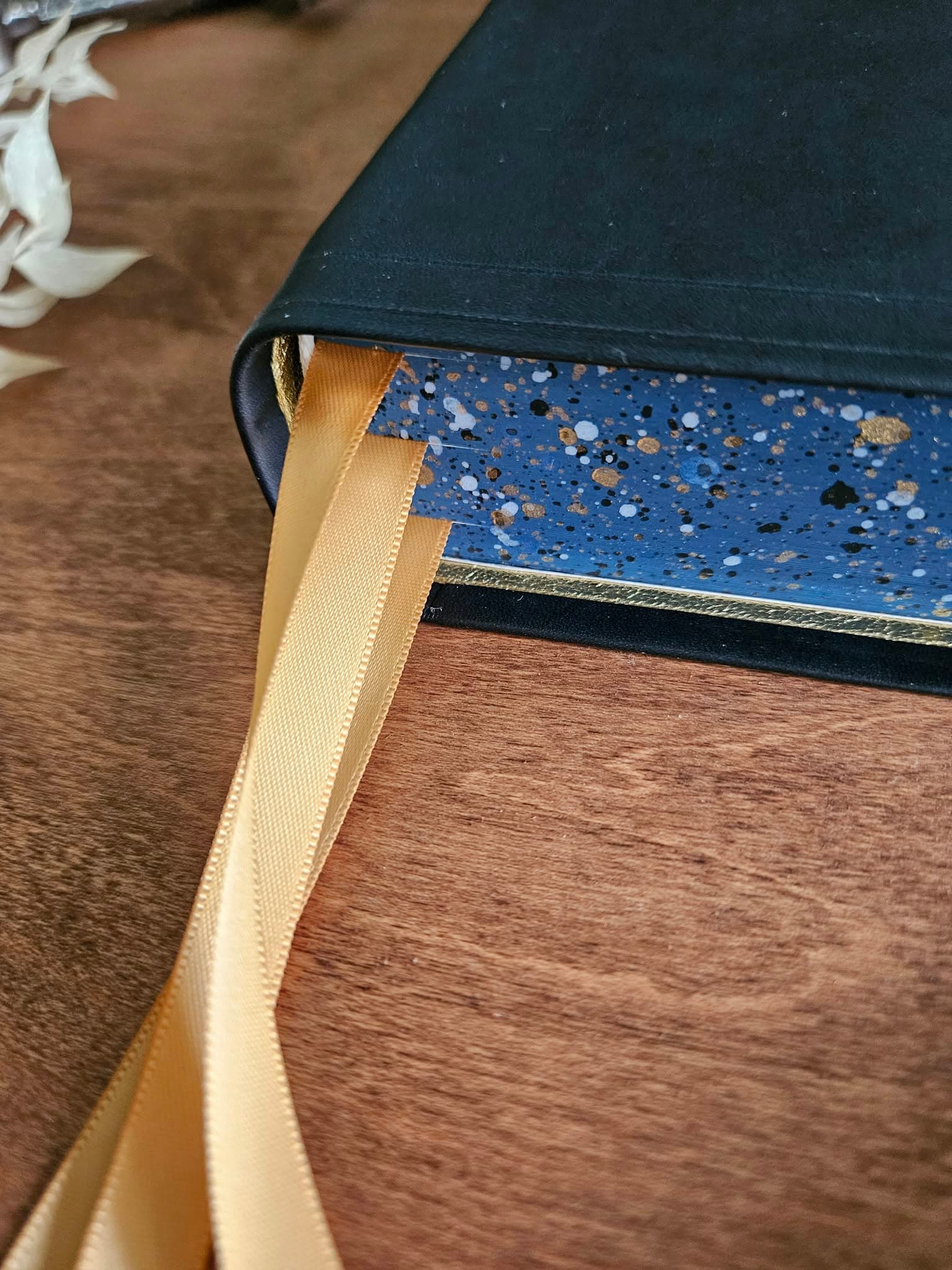KJV, Personal Size Reference Bible Rebind, Sovereign Collection in Navy view 12