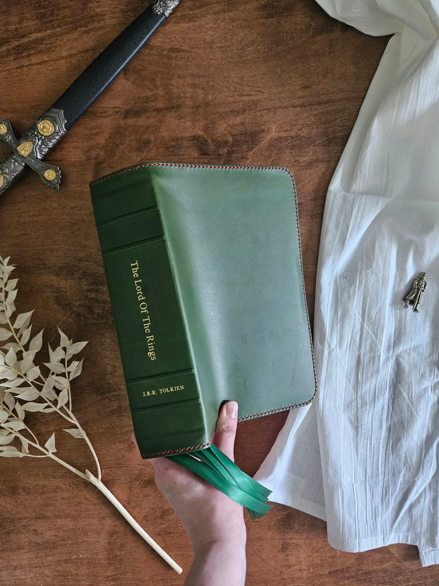 Lord of the Rings Illustrated Rebind - Emerald view 1
