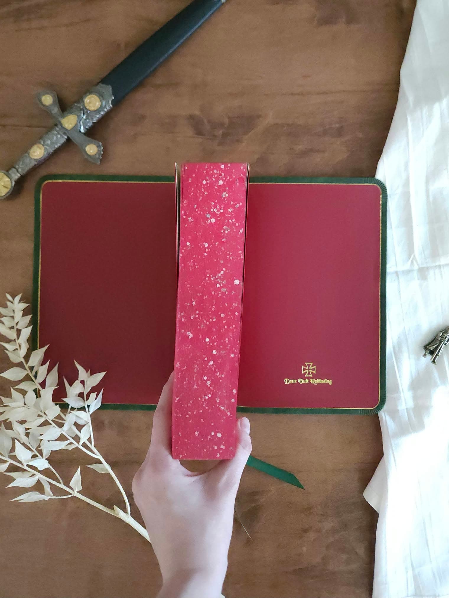 The Chronicles of Narnia Deluxe Edition: 7 Books - Emerald view 8